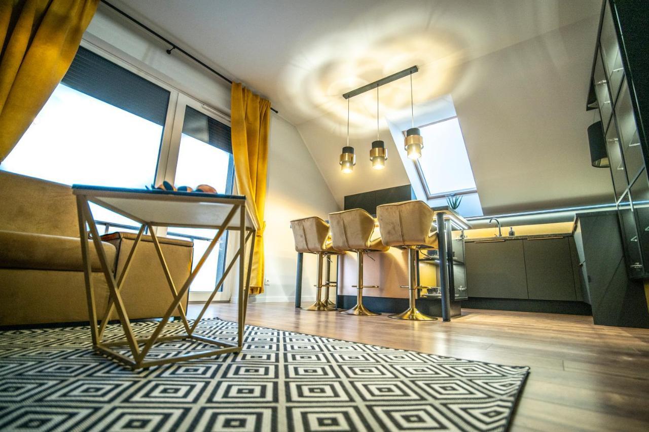 Apartament W Cieplicach Gold เยเลเนียกูรา ภายนอก รูปภาพ